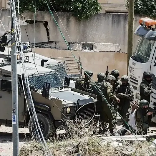 جيش الاحتلال الإسرائيلي يعتقل 13 فلسطينيا في الضفة