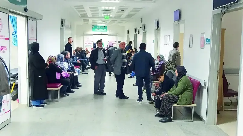 Hastalık, özellikle çocuklarda, yaşlılarda ve kalp hastalığı, akciğer hastalığı, böbrek hastalığı, şeker hastalığı gibi kronik hastalığı olan kişilerde çok daha ağır seyrediyor.