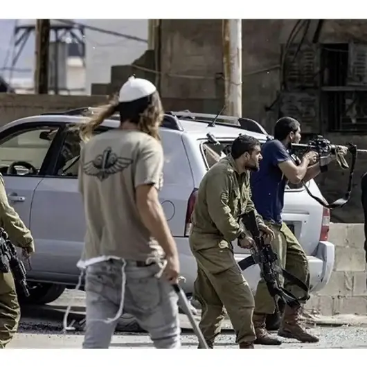 مستوطنون إسرائيليون يحطمون 5 مركبات فلسطينية بالضفة