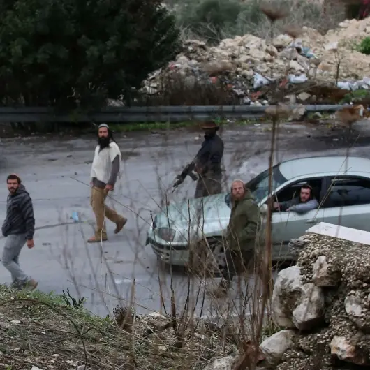 إصابة 6 فلسطينيين في هجمات شنها مستوطنون جنوب ووسط الضفة