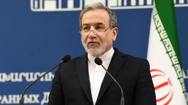 وزير خارجية إيران يرحب بتخلي تنظيم "بي كي كي" عن سلاحه