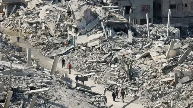 الاحتلال الإسرائيلي يقتل فلسطينيا شمال غزة ويدعي تجاوزه "الخط الأصفر"