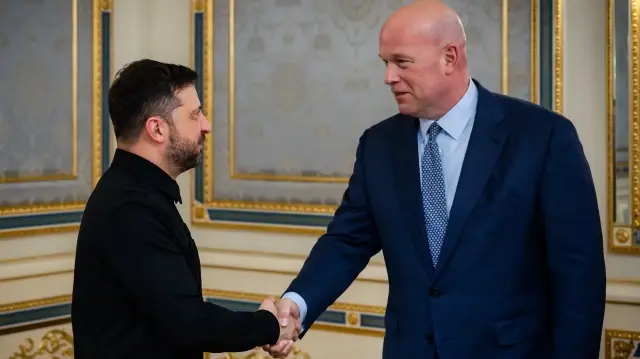 В Киев прибыл посол США при НАТО Мэтью Уитакер.
