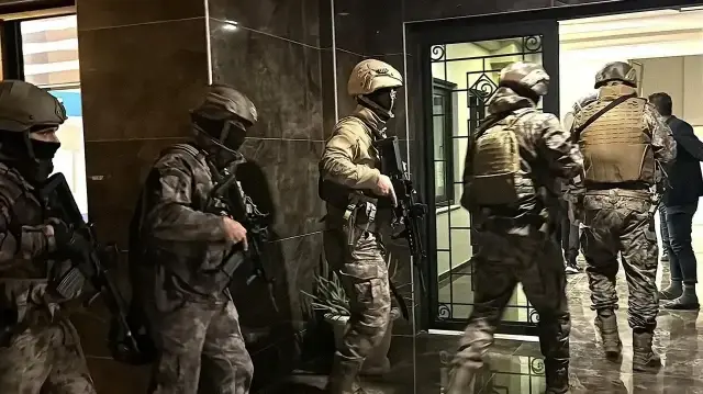 В Турции проведены операции против восьми организованных преступных групп.