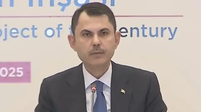 Bakan Kurum açıkladı: Deprem bölgesinde saatte 23 günde 550 konut teslim ediliyor