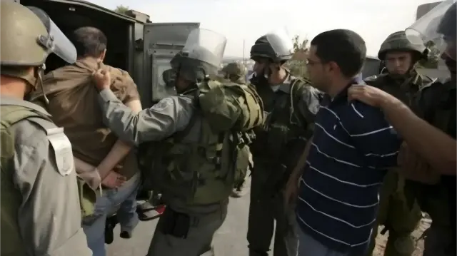 الاحتلال الإسرائيلي يعتقل 16 فلسطينيا بالضفة الغربية