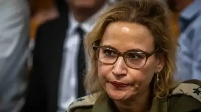 غداة اعتقالها.. البحث عن هاتف المدعية العسكرية المستقيلة في البحر