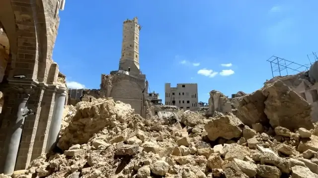 "المسجد العمري" بغزة.. منارة تاريخية حولها الاحتلال أطلالا