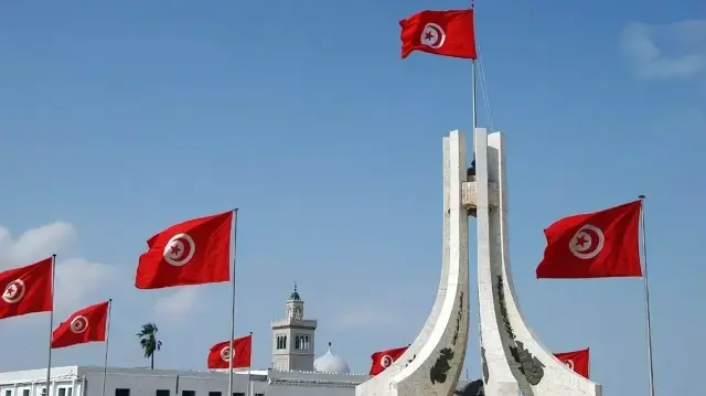 إضراب البنوك بتونس.. مطالب نقابية أم ضغوط على السلطة؟