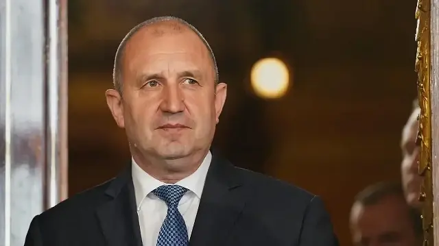 Румен Радев.
