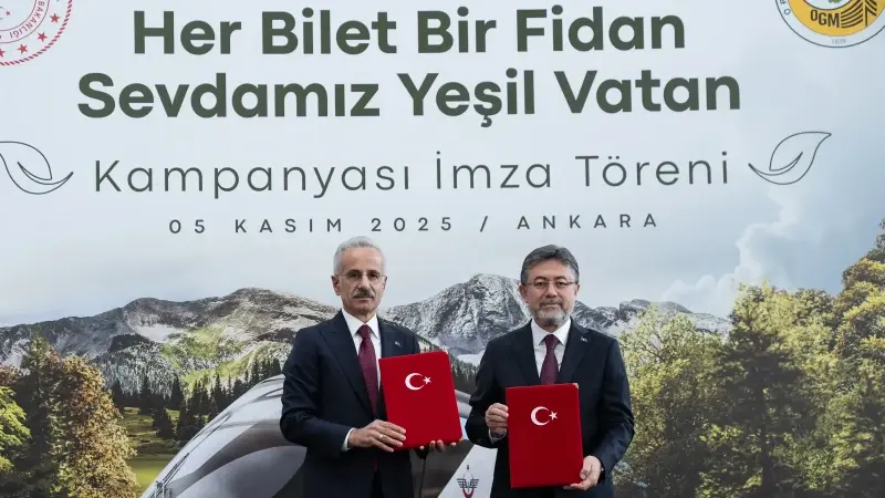 Tarım ve Orman Bakanı İbrahim Yumaklı ve Ulaştırma ve Altyapı Bakanı Abdulkadir Uraloğlu, Ankara Yüksek Hızlı Tren Garı'nda Tarım ve Orman Bakanlığı ile Ulaştırma ve Altyapı Bakanlığı arasında imzalanan Her Bilet Bir Fidan Sevdamız Yeşil Vatan Ağaçlandırma İşbirliği Protokolü imza törenine katıldı.