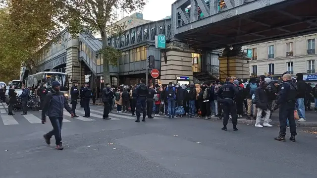 Évacuationde campements à Jaurès, Stalingrad et La Chapelle, à Paris, le 5 novembre 2025.