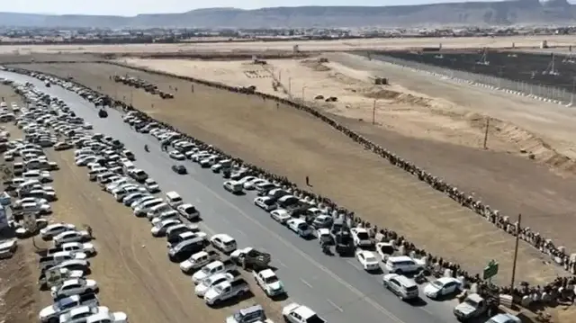 صنعاء.. يمنيون يشاركون في عرض عسكري ضمن "تعبئة لمواجهة عدوان إسرائيل"