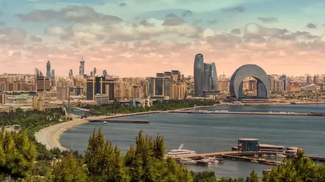 Баку готовится к военному параду в честь пятой годовщины Дня Победы.