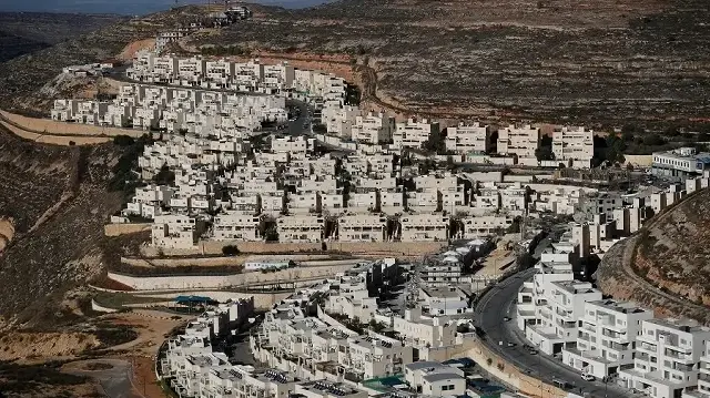 حكومة الاحتلال تطرح مناقصتين لبناء 356 وحدة استيطانية بالضفة الغربية