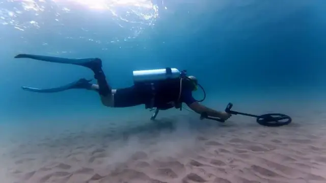 В Израиле под водой ищут пропавший iPhone экс-прокурора Йифат Йерушалми.