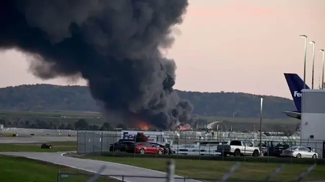 В США из-за сообщений о бомбах временно приостанавливали полёты в двух крупнейших аэропортах.