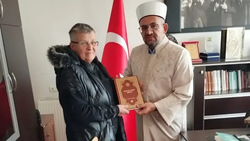 Kelime-i Şehadet getiren kadın, "Zehra" ismini aldı.