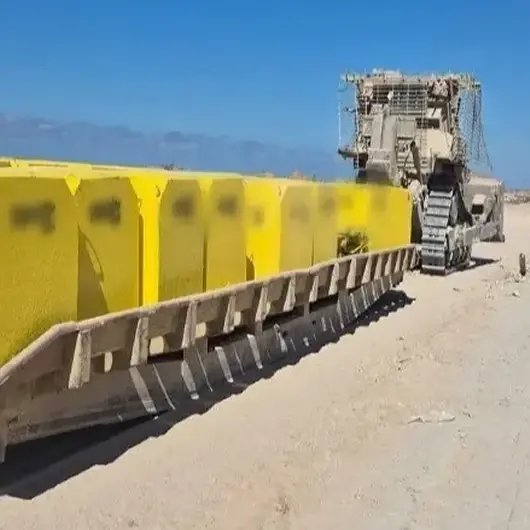 قرب "الخط الأصفر".. أسرة فلسطينية تجاور الموت في غزة 
