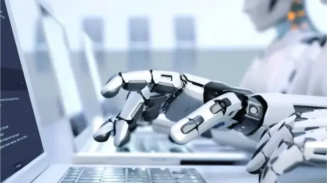 "هآرتس": إسرائيل تجند روبوتات الدردشة لتحسين صورتها بين الأمريكيين