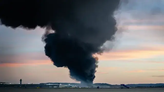 Число погибших в результате крушения самолета в США увеличилось до 12.