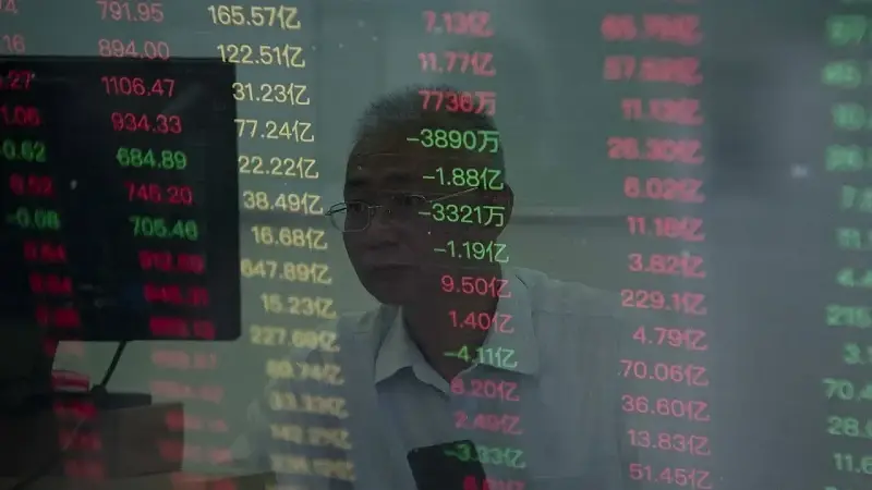 Ekonomik verilerin yanı sıra ABD Merkez Bankası (Fed) yetkililerinin açıklamaları da takip ediliyor. Fed Yönetim Kurulu Üyesi Stephen Miran, mevcut faiz oranlarının fazla kısıtlayıcı olduğunu ve ülke ekonomisi için risk oluşturduğu yönündeki görüşünü tekrarladı.