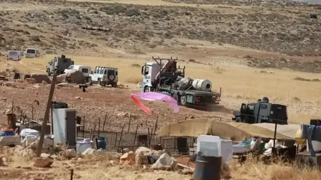 الضفة.. اعتداءات لمستوطنين تجبر 6 عائلات فلسطينية على الرحيل