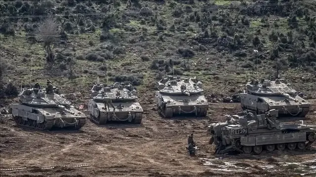 لبنان.. جيش الاحتلال يلقي منشورات تحريضية وأهالي بلدات جنوبية ينزحون