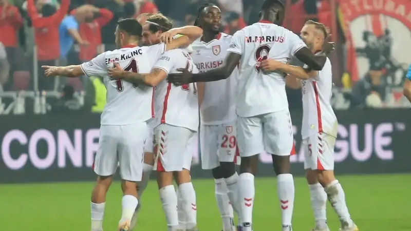 Samsunspor'un gol sonrası yaşadığı sevinç.