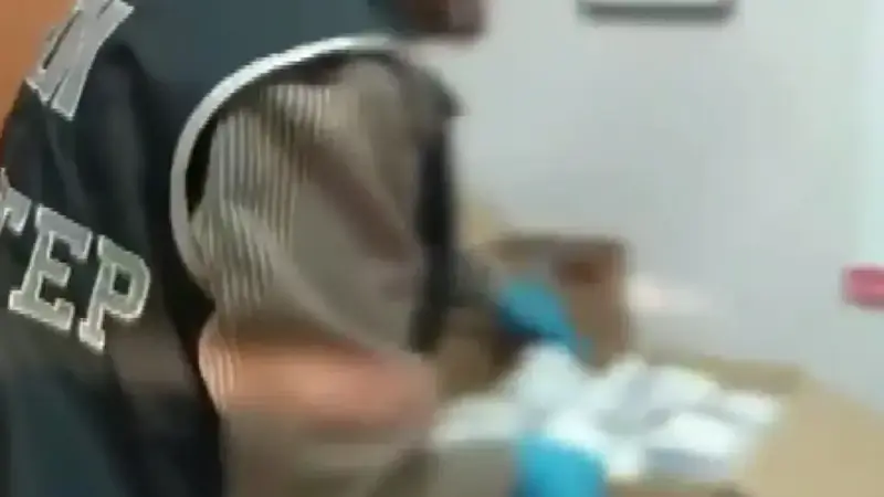 Şüphelilerin emniyetteki işlemlerinin sürdüğü öğrenildi.