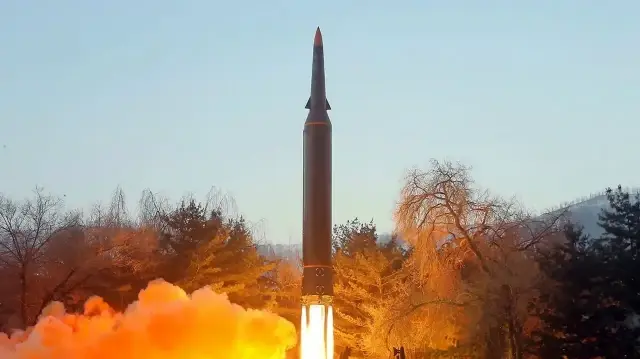 كوريا الجنوبية تعلن إطلاق جارتها الشمالية صاروخا بالستيا