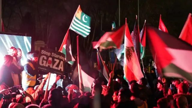 احتجاجات في برمنغهام قبيل مباراة أستون فيلا ومكابي تل أبيب