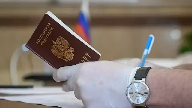 EU restricts Russian visas to single-entry over security threats
