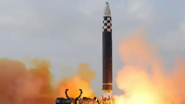 Япония выразила протест КНДР из-за нового ракетного пуска.