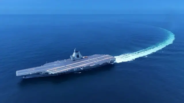 Pékin a mis en service le Fujian, son troisième porte-avions et le premier doté d’un système de catapultes électromagnétiques, marquant une étape clé dans la modernisation de sa marine face aux États-Unis.