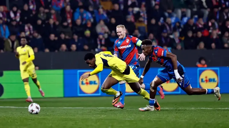 John Duran'ın şortundan çekildiği an.