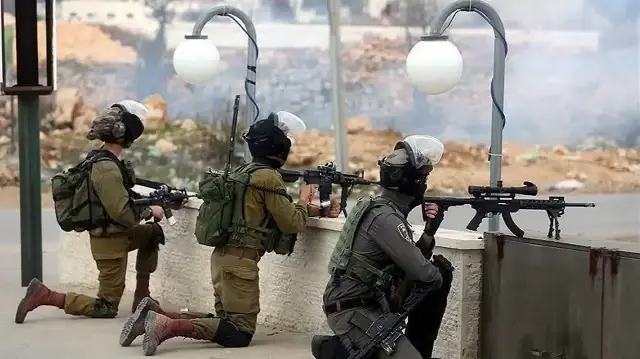 إصابة فلسطيني برصاص الاحتلال الإسرائيلي وسط الضفة الغربية