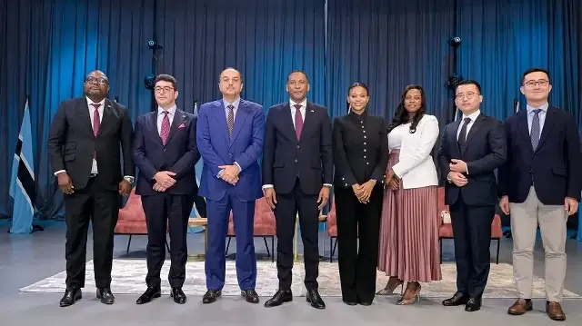 Le président botswanais, Duma Boko a annoncé un partenariat historique avec quatre entreprises internationales, Thirty-Five Global Links, Mercuria Asia Holdings, Ulsan Holding et Innovation Global Industries, afin de moderniser les infrastructures électriques du Botswana.