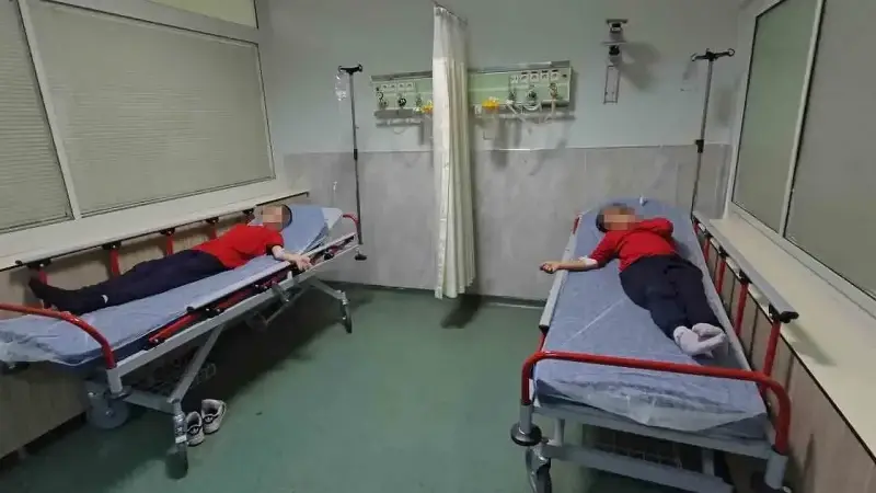 KARABÜK’TE GAZZE İÇİN DÜZENLENEN YARDIM ETKİNLİĞİNDE DAĞITILAN PİLAV ÜSTÜ TAVUK DÖNER VE AYRAN TÜKETEN 28 ÖĞRENCİ ZEHİRLENDİ.