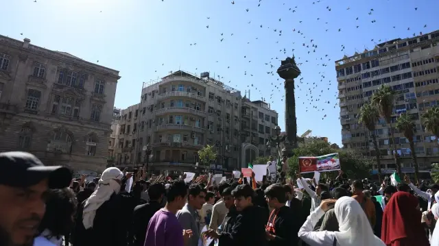 سوريا.. أهالي الرقة ودير الزور يحتجون رفضا لانتهاكات "واي بي جي"