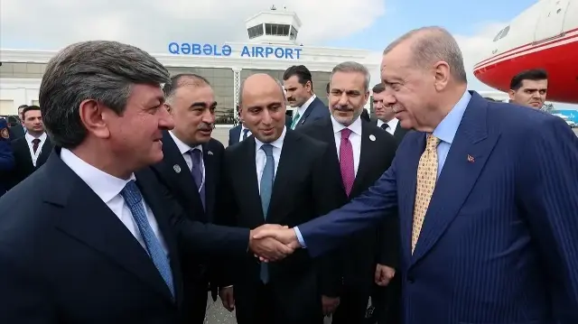 أردوغان يصل أذربيجان لحضور احتفالات "يوم النصر"