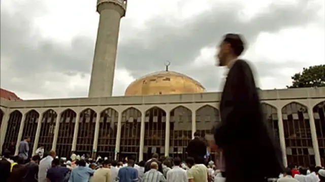 بريطانيا.. 27 اعتداء على 25 مسجدا في 3 أشهر