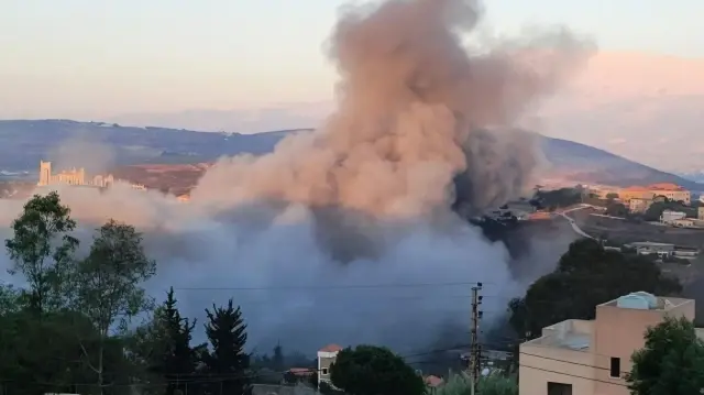 مقتل 3 أشخاص في 3 غارات بمسيرات إسرائيلية جنوب وشرق لبنان 

