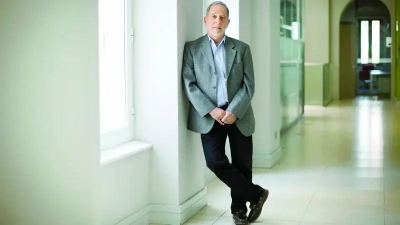 “Kuşbakışı Filistin” sergisinin katalog kitabı Zeynep Çelik editörlüğünde özenli bir çalışmayla Yapı Kredi Yayınları tarafından neşredildi. Bu önemli eser, Filistin tarihine merak duyan herkesin kütüphanesinde yer alması gereken bir çalışma.