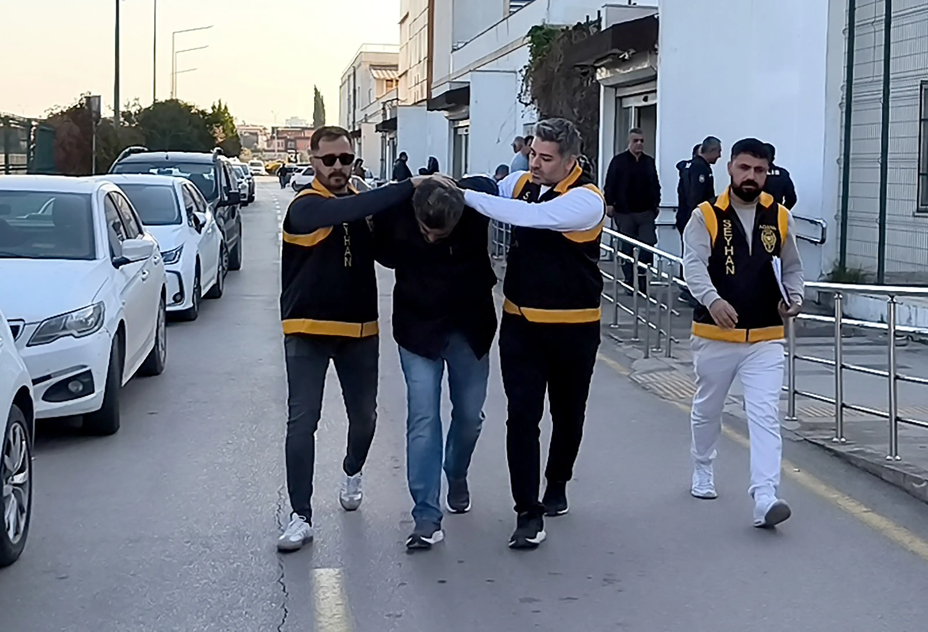 Sahte isimle 7 kitap yazıp konferanslar verdi: Dini duyguları istismar eden sosyal medya fenomeni cinayet hükümlüsü çıktı