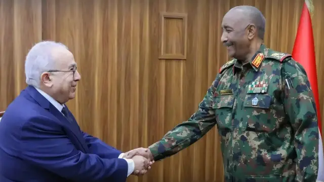 البرهان يبحث مع مبعوث الأمم المتحدة جهود إرساء السلام في السودان