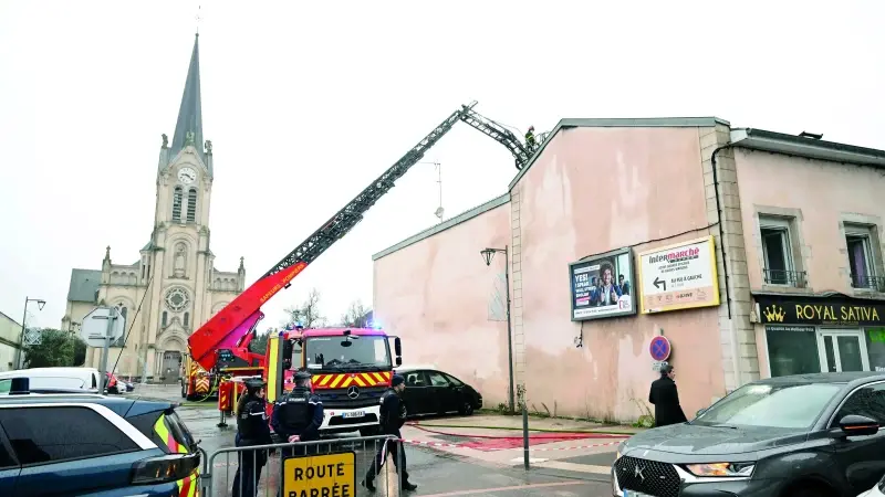 Yangında aralarında 16 yaşındaki çocuğun da olduğu beş kişi hayatını kaybetti.