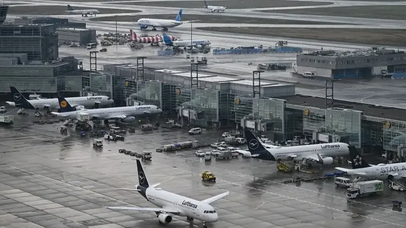 Almanya’daki havalimanlarında nisan-ekim döneminde yolcu sayısı yükseldi