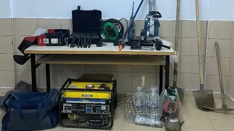 Kaçak kazı yaparken yakalandılar