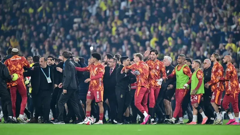 Derbi öncesi iki isim ihraç edildi